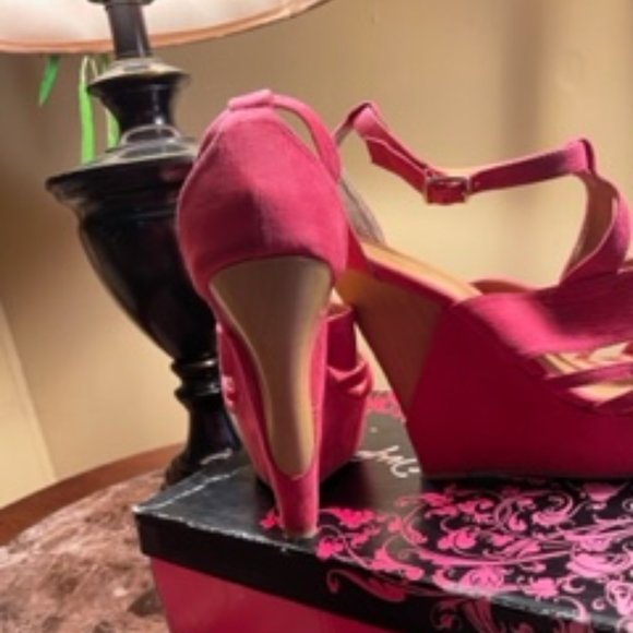 Qupid High Wedge, WM 10, Great Condition, Pink - Picture 5 of 8